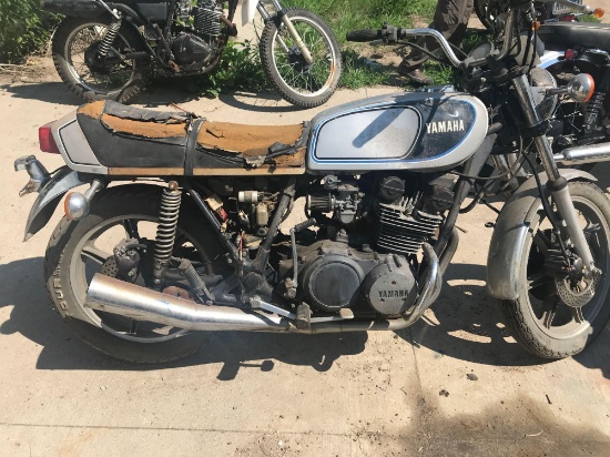 YAMAHA 750