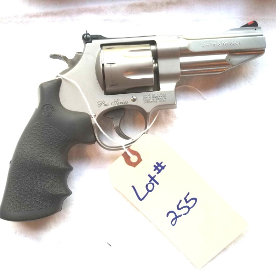 S&W Pro Series .357 mag Model 627-5 Revolver
