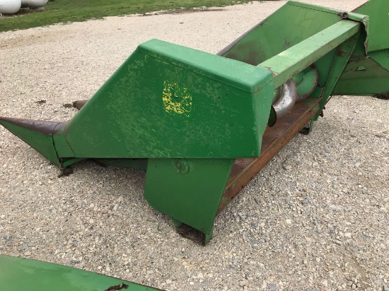 John Deere 244 2RW Cornhead