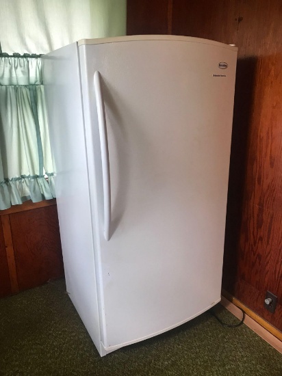 Crosley 16 cu.ft. upright freezer - white - model #WCV16/W3 overall good condition, however some