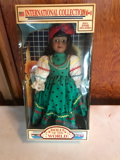 Country: Brazil "Doll's of the World" 17'' doll, NEW IN BOX w/ stand