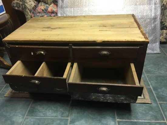 Possum drawer coffee table measuring 40'' w, 22'' d, 18'' h