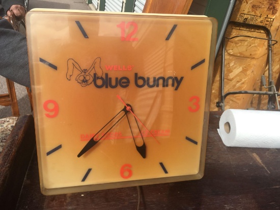 Old Wells Blue Bunny square electric clock (it does run)