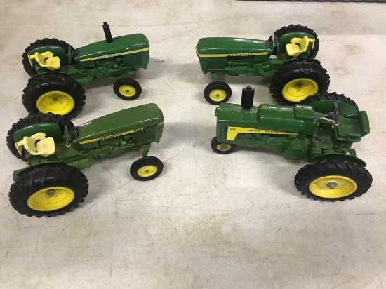 ASSORTMENT 1/16 JOHN DEERE TRACTORS