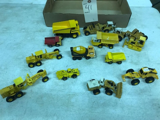 ASSORMENT 1/64 SCALE CONSTRUCTION TOYS