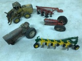ASSORTED REPAIRABLE PAYLOADER TRACTORS PLOW 1/16 scale