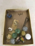 ASSORTMENT MARBLES AND SPOON