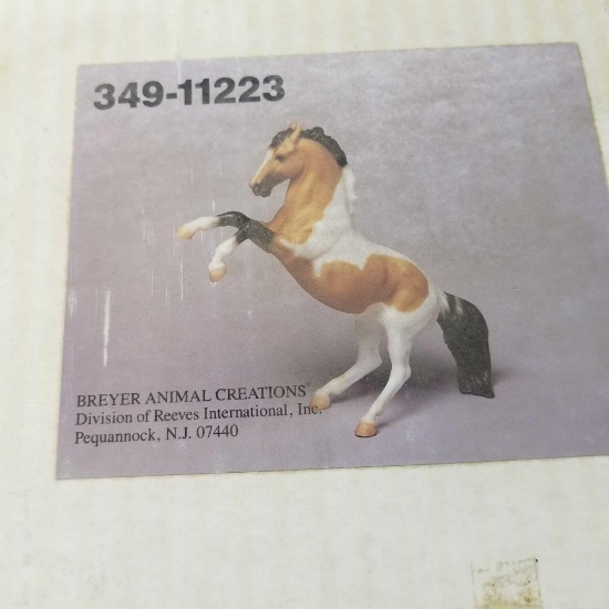 BREYER 349-11223 SINGLE HORSE