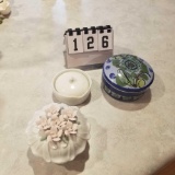 3 covered trinket dishes