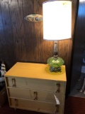 Blonde 3-drawer dresser and table lamp. NO SHIPPING!