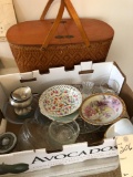 Picnic basket, Plates & bowls,... Trays, Fruit bowls, Toothpick holder