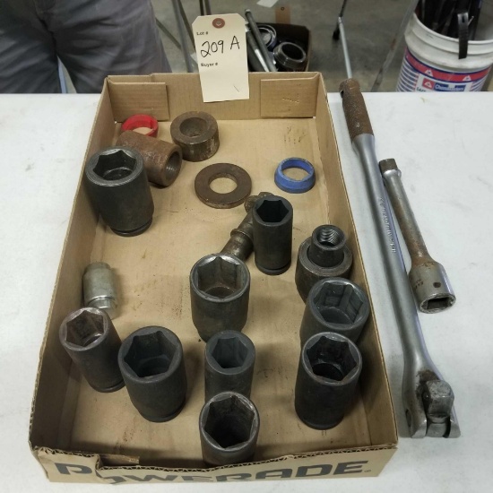 Assortment 3/4 Drive Williams Breaker Bar and Impact Sockets