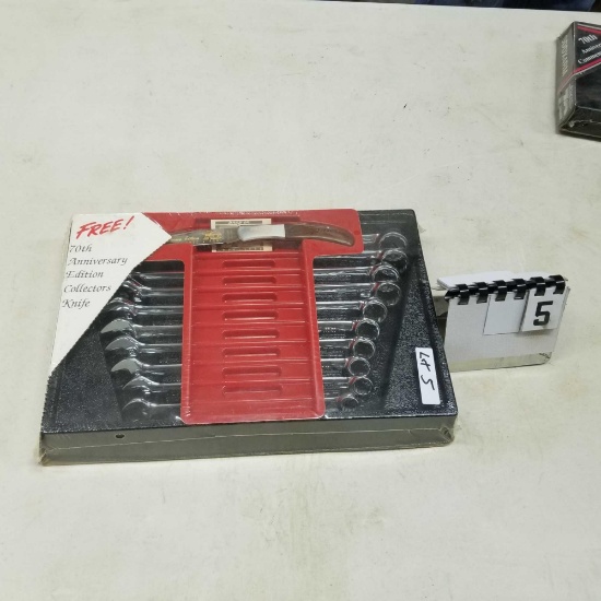 SNAP ON Combination Metric Wrench Set with Collectors Knife