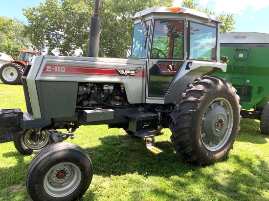 1984 White 2-110 Tractor, 2wd, Cab, Only Showing 2599 Hrs