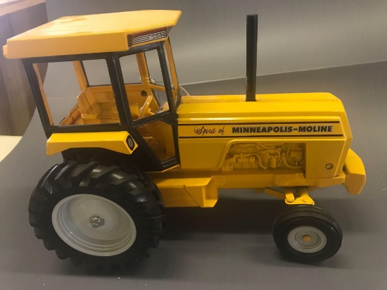 1/16 Spirit of Minneapolis Moline Tractor