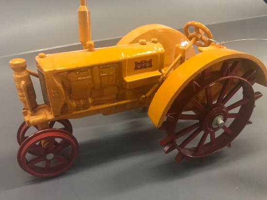 1/16 Minneapolis Moline Tractor