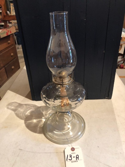 (1) Glass kerosene lamp - good condition!