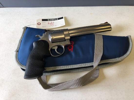 Smith-Wesson Classic M629-2 44 Magnum Revolver with 6.5" SS barrel and case