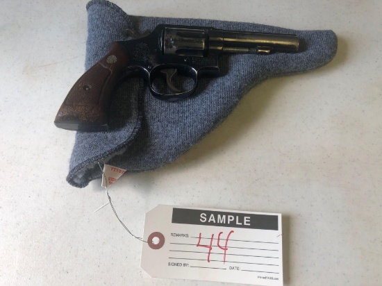 Smith and Wesson Model 10-6 .38 Special with Grey case