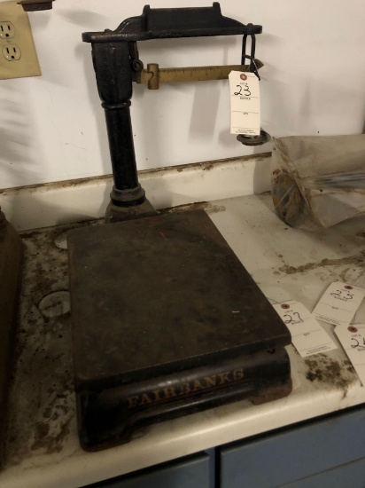 Fairbanks antique 5 lb. counter-top scale