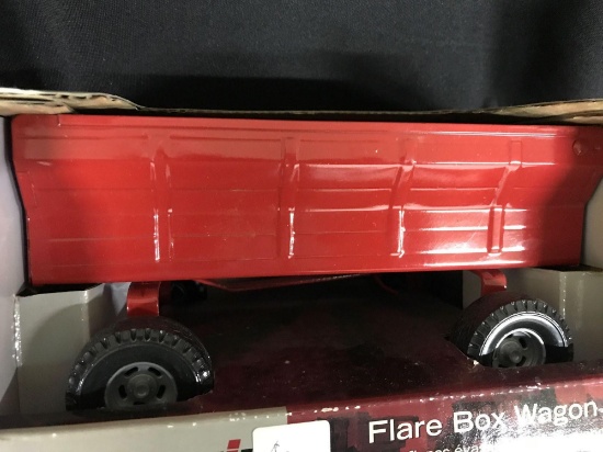 CaseIH Flare Box Wagon