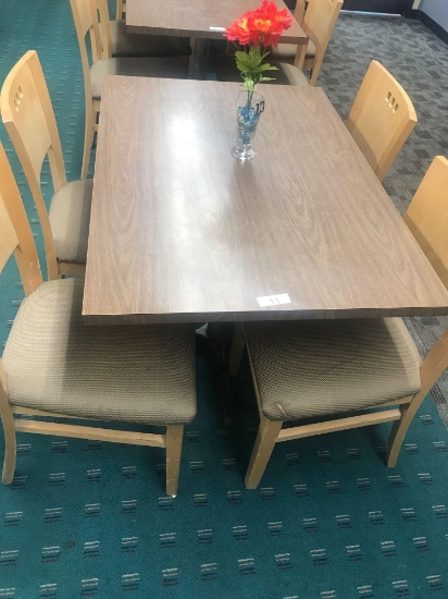 30" x 42" Table with single pedestal and 4 wood chairs