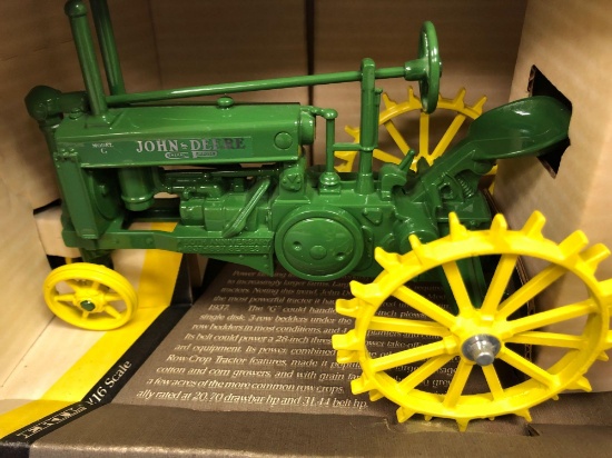 John Deere "G" Collectors Edition Tractor