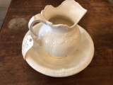 Water pitcher and basin - in good condition! NO SHIPPING!