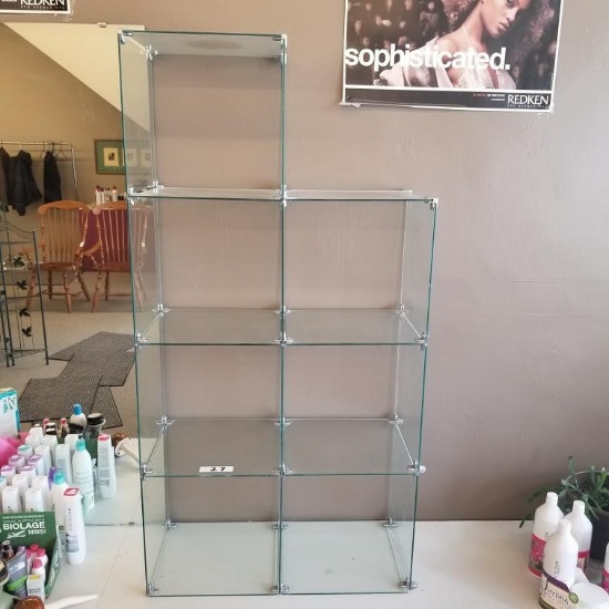 GLASS CUBICLE DISPLAY