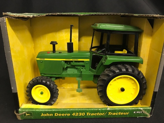 1/16 Scale Ertl John Deere 4230 Diesel FWA Tractor - NIB