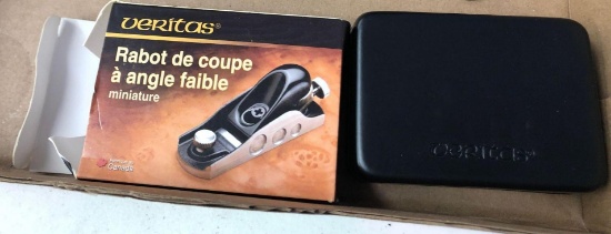 Vertias miniature thumb plane with box
