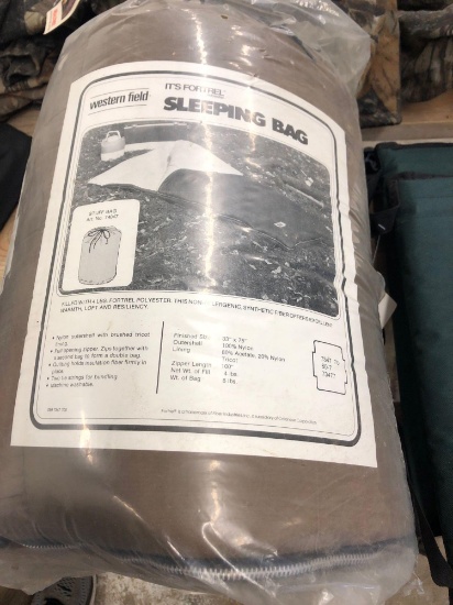 Western field 33" x 75" sleeping bag