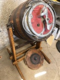 The Belle Churn oak bottom needing to be re-glued. NO SHIPPING.