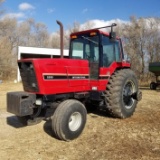 1982 IH 5288 TRACTOR, CAB, 2WD