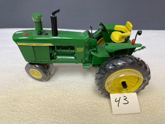 New (no box) 1/16th scale, Precision Die Cast JD #4020 diesel w/ narrow front - Very Nice!