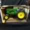 1/16 scale Ertl JD 1953 70 Row Crop Tractor w/Box