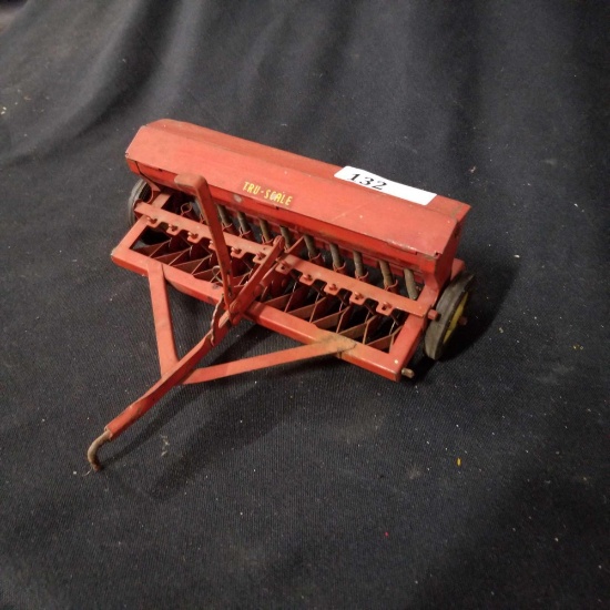 1/16 Tru-Scale Grain Drill