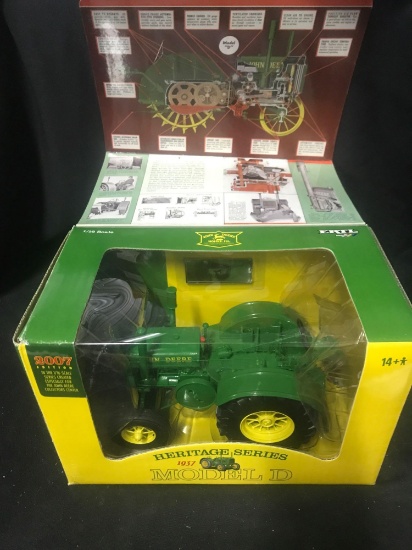 1/16 scale Ertl 2007 Edition Heritage Series 1937 Model D JD Tractor, NIB