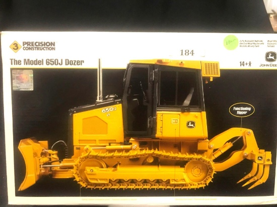 1/16 scale Ertl Precision Construction JD Model 650J Dozer, NIB