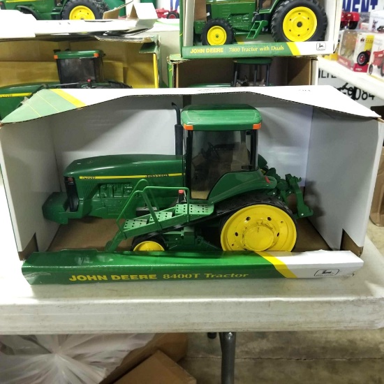 1/16 scale Ertl Collectors Edition JD 8400T Tractor and Box
