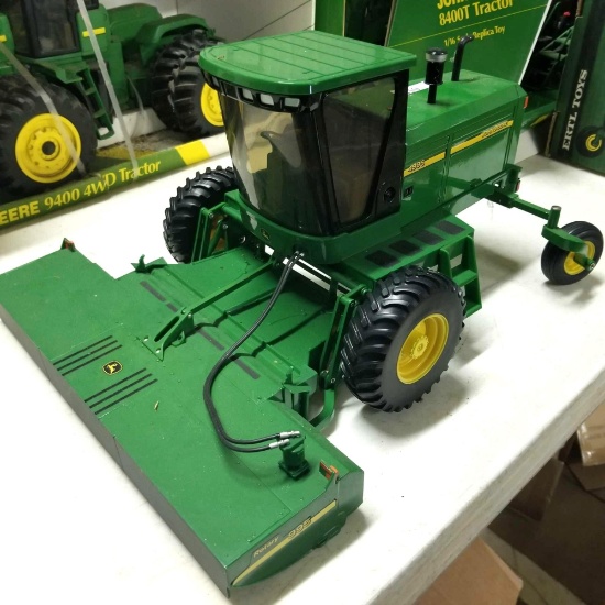 1/16 scale Ertl JD 4995 Self Propelled Winrower