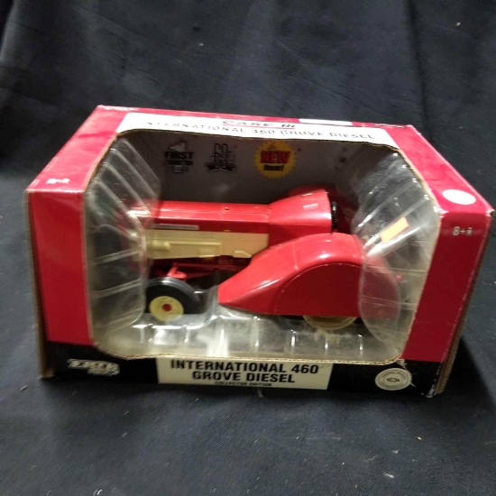 1/16 scale Ertl Britains Collector Edition IH 460 Grove Diesel Tractor, NIB