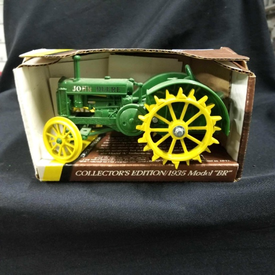 1/16 Scale Ertl JD 1935 Model BR Tractor in Box