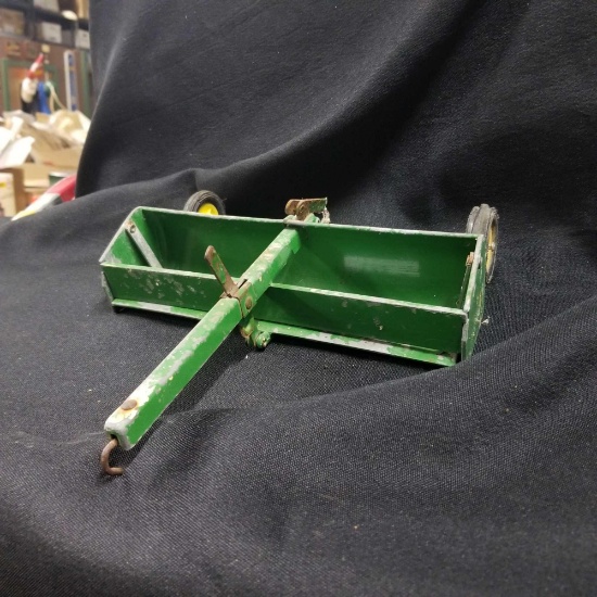 1/16 scale JD Dirt Scraper