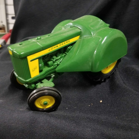 1/16 scale Ertl 1992 2-Cylinder Club Expo JD 620 Orchard Tractor w/Box
