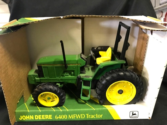 1/16 scale Ertl Collectors Edition JD 6400 MFD Tractor in Box