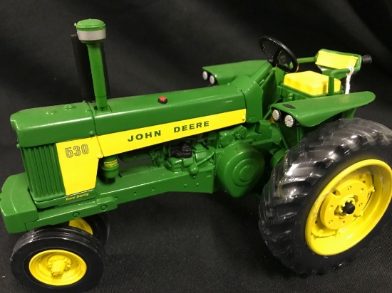 1/16 scale Ertl JD 530 Tractor w/3pt. Hitch