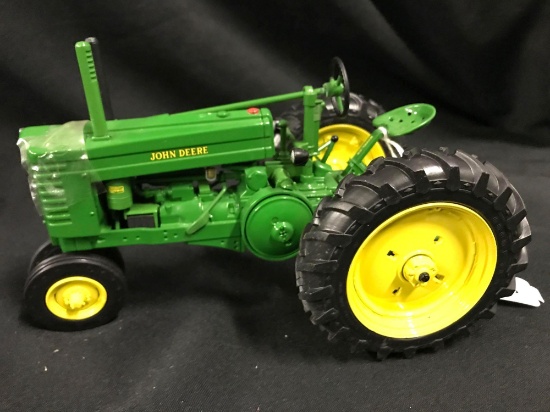 1/16 scale Ertl JD Model GM Tractor