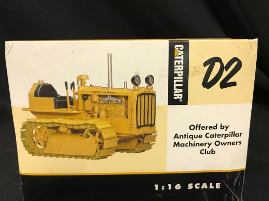 1/16 scale Ertl Caterpillar D2 Track-Type Tractor, NIB