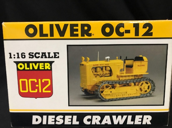1/16 scale Ertl 2006 National Toy Truck'n Construction Show Oliver OC-12 Diesel Crawler, NIB